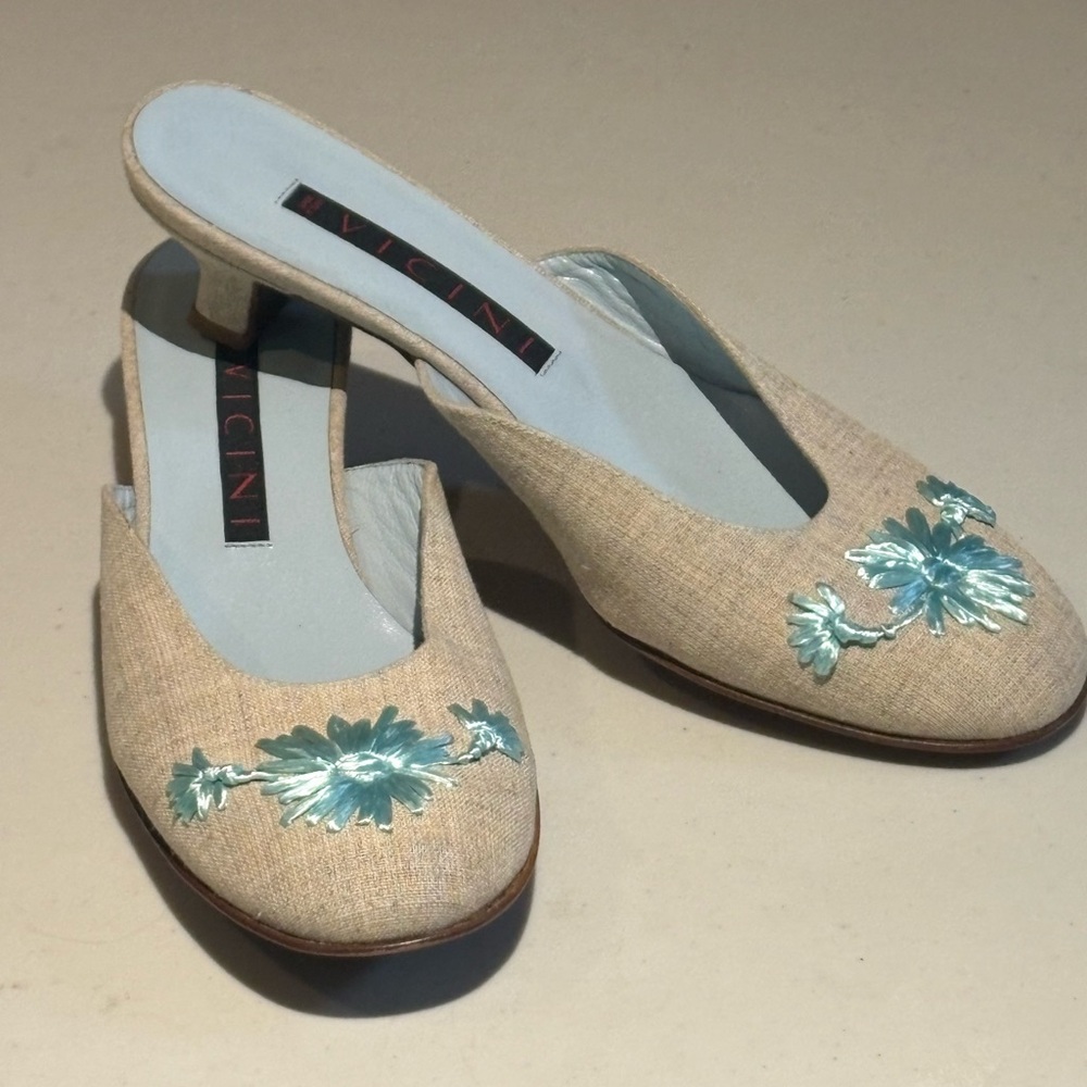 Vicini Vintage Beige Linen Italian Floral Embroidered Slides with Kitten Heel